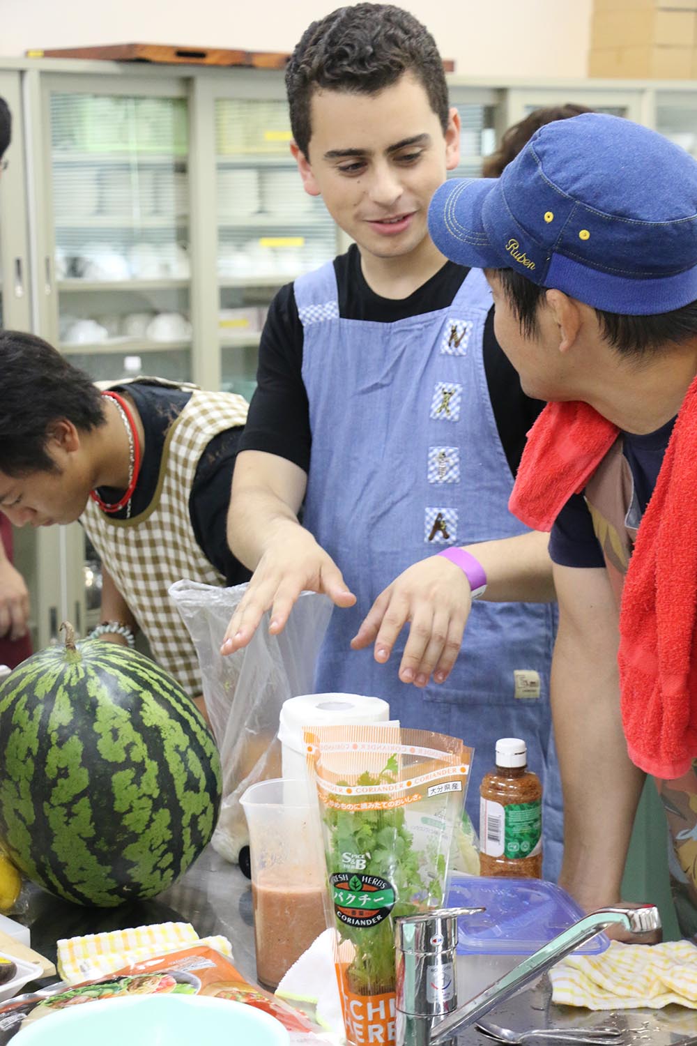 インタースクール弥生のメキシコ料理の先生